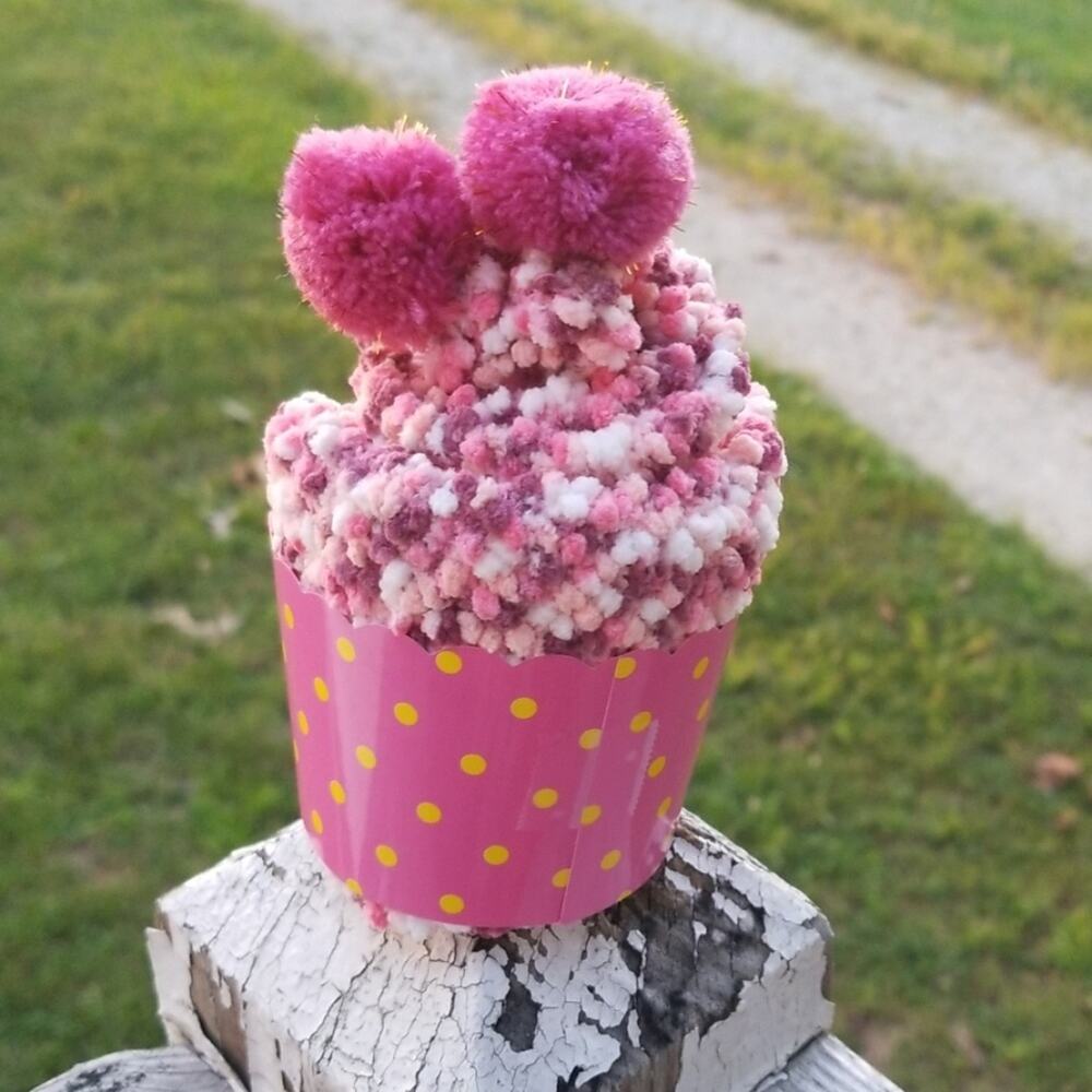 Raspberry pompom cupcake socks gift box one size dark pink
